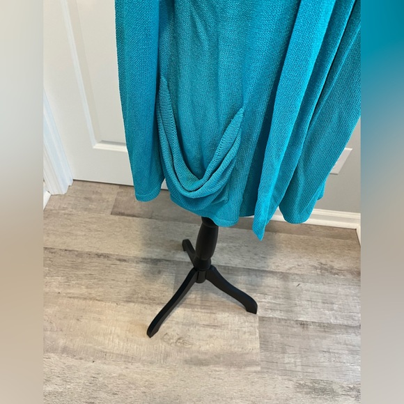 Sportsworks Studio Cardigan in turquoise, size Medium. - Picture 4 of 7